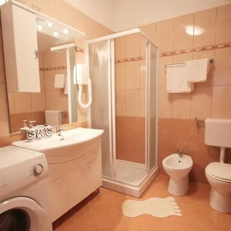 Guest house 4 Star With Sea View In Zambratija (Istria)