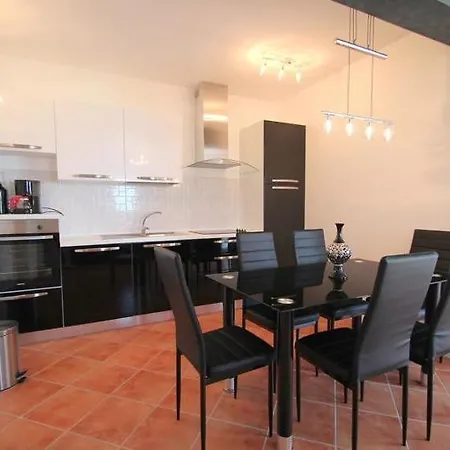 4 Star With Sea View In Zambratija (Istria)